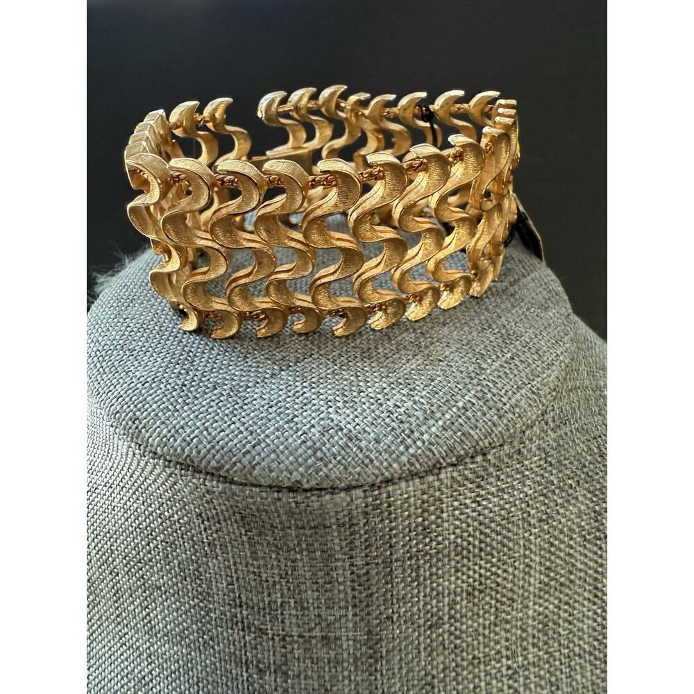 H & S Originals Duchess Bracelet Gold Tone Wide Band Link Station Classic Career
